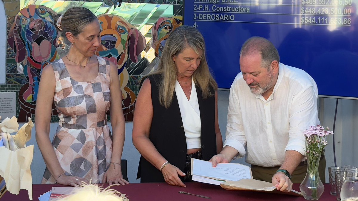 _charlycardozo's tweet image. 🐶 Se abrieron las 4 ofertas para la Etapa 2 de la obra del Hospital Animal en Avenida Francia por $500M, el que estará terminado (en plena construcción) a fines de 2026. Salud animal es salud pública, por eso @MuniRosario avanza con políticas activas como nunca antes (Abro hilo)