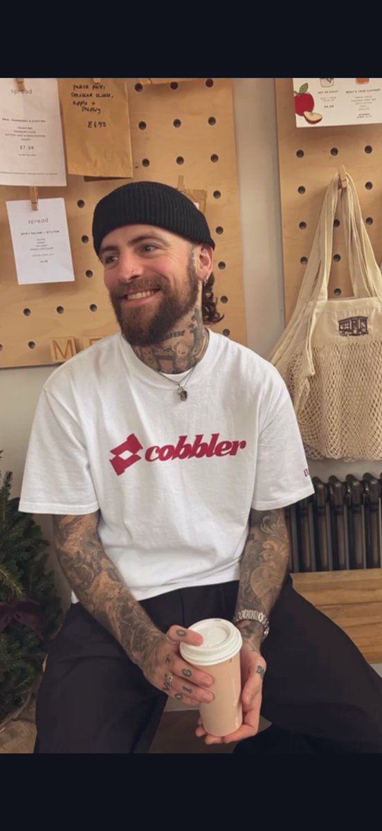 If you send us a pic of you wearing Groundhoppers merch or if you got it as a present, we’ll DM you a code for 10% off 🎁