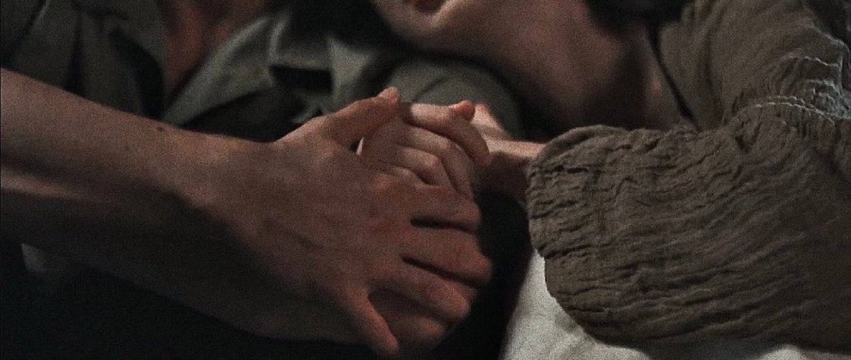 "Sevmek, 
insanı birbirine benzetir."