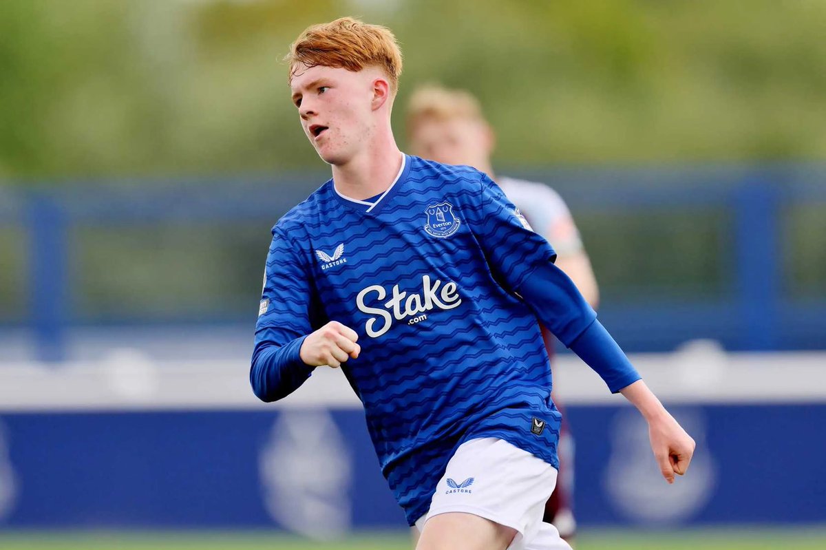 A 1st <a href="/premierleague/">Premier League</a> matchday squad inclusion for Braiden Graham. 👏🇮🇪🔵