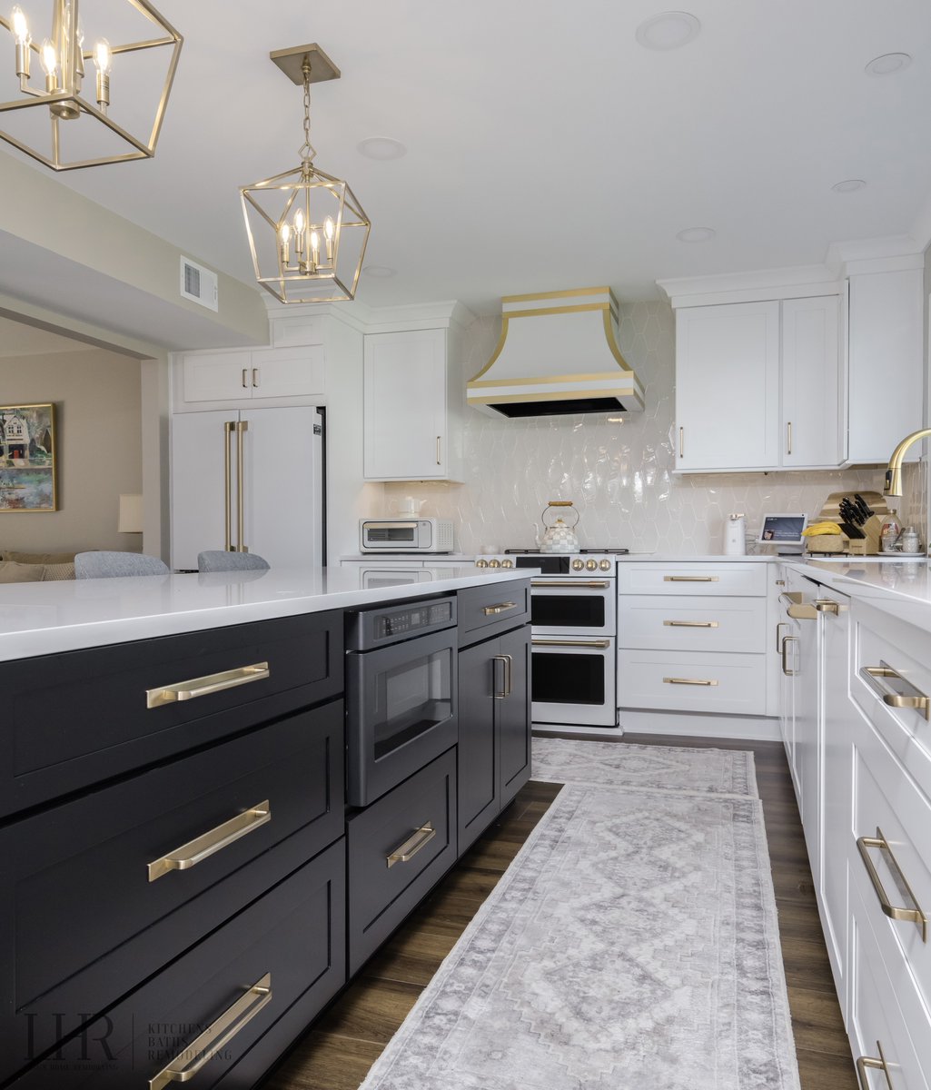 langskitchens's tweet image. Looking for inspiration for your 2026 kitchen remodel? ✨🍽️
Explore the styles and smart features from our recently completed kitchen designs and start planning your must-haves. Ready to take the next step? Schedule an appointment with our team today!

#KitchenInspiration