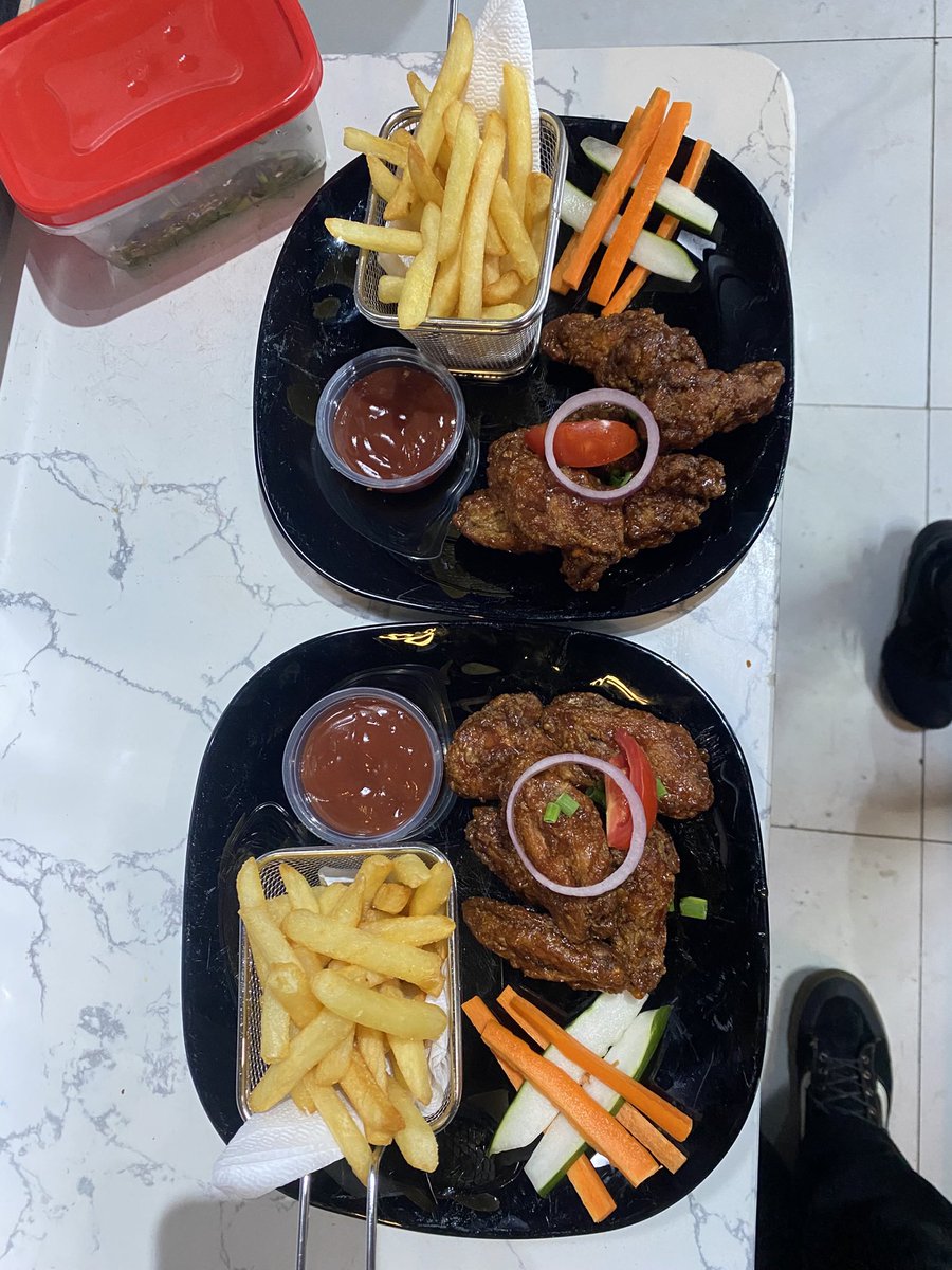 gadri_mccarthy's tweet image. Grateful to create art that celebrates the wonderful products we share with you @muftysghana 🥂🫶🏾

Fits from @2.headz 

#muftys #2heads #opia #gadrimccrthy