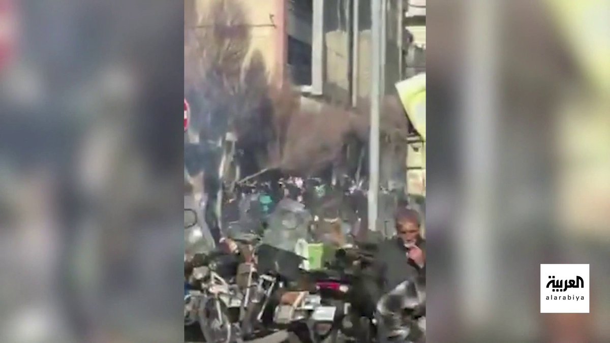 تراجع قيمة العملة الوطنية إلى مستوى قياسي يشعل الغضب في إيران وسط مخاوف من اتساع رقعة الاحتجاجات _Business 