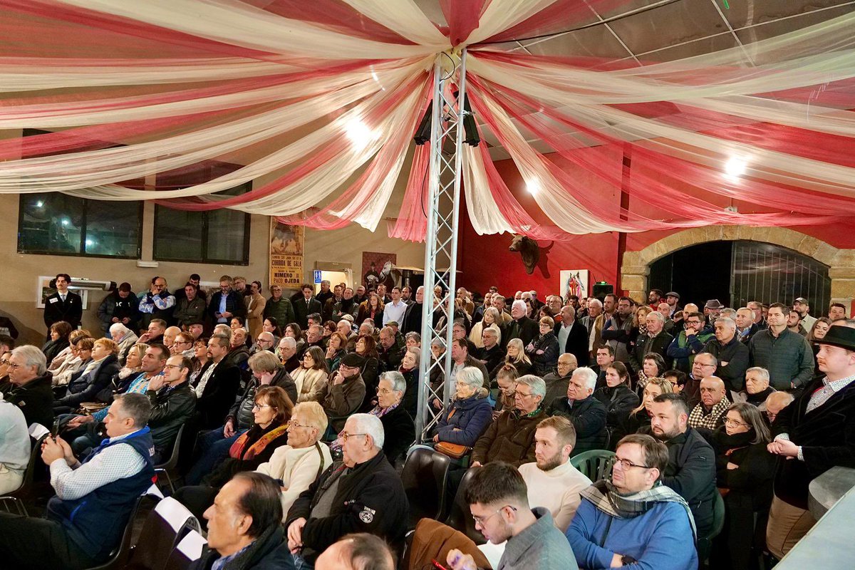 Retour sur les Assises des manadiers à la manade Renaud Vinuesa, organisées avec mes collègues Nicolas Meizonnet et Emmanuel Taché.

Manadiers, élus, clubs taurins, assureurs, comités des fêtes, aficionados : toutes les sensibilités étaient réunies, au-delà des clivages