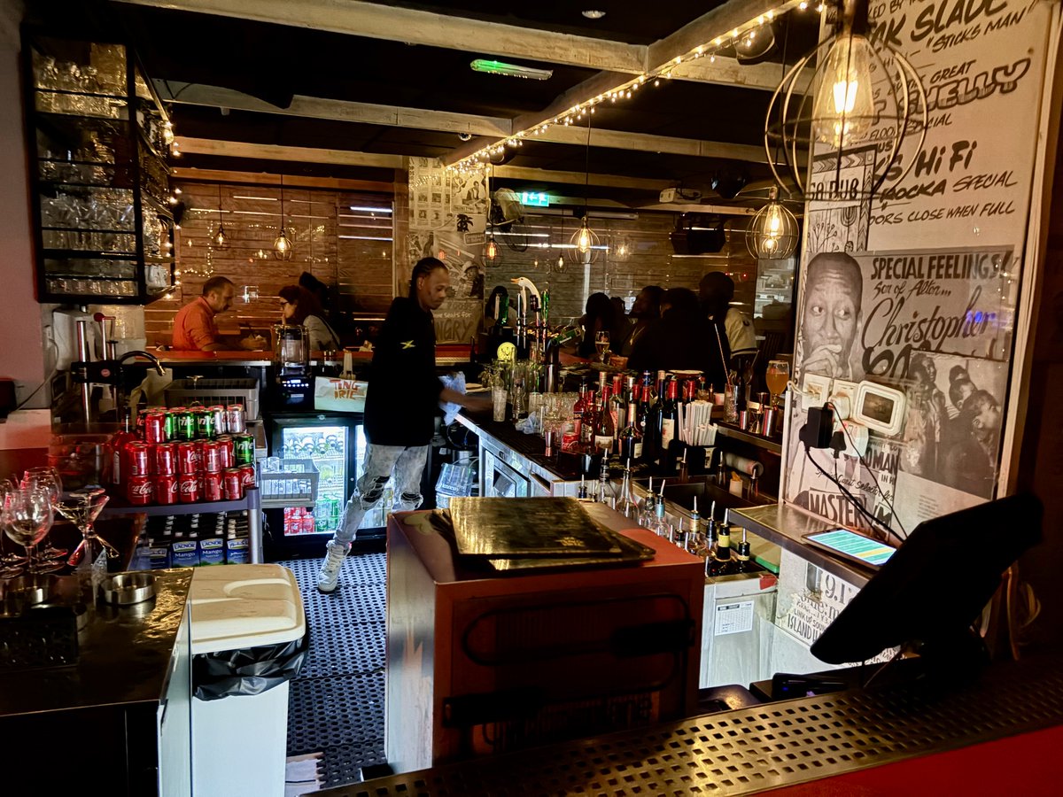 DevNull2020's tweet image. No abayas in the bar!