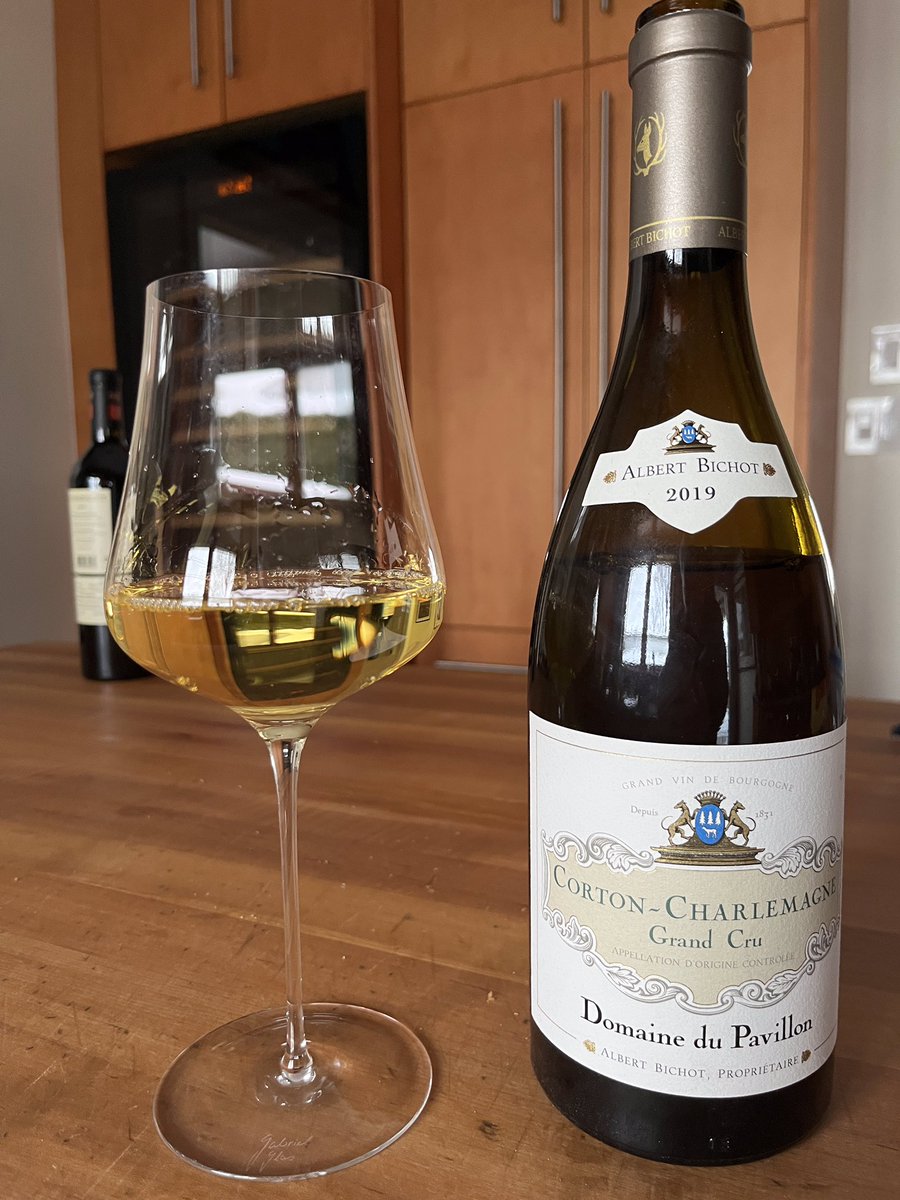 BordeauxGuru's tweet photo. Amazing #Bichot #Corton Charlemagne 2019 #wine. Honey candle wax, lemon, hazelnuts & smokiness on the nose. Very rich & profound. Long with depth. Very fine. Enjoy now, but can wait 5-10 years. Pairs well with this homemade black #truffle foie gras #torchon. #Burgundy #Chardonnay https://t.co/p7vubLkXEx
