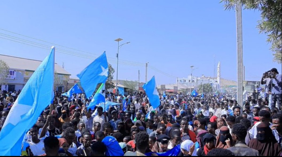 EIshmael_'s tweet photo. The North Eastern State of Somalia stands firmly with Somalia the land of the Darvish, the land of resistance, the land of Islam. This is the first Somali land ever bombed by the British, and for over 100 years it has stood its ground, fighting for faith, dignity, and unity.

Meanwhile, the one-clan secessionist enclave has spent those same 100 years chasing colonial masters, begging outsiders for relevance, and now desperately running after Zionists to survive politically.

One side has a history written in blood, sacrifice, and resistance. The other has a history written in dependency, betrayal, and outsourcing its legitimacy.
We defended Islam when bombs were falling. They defended colonial interests when Somalia was bleeding.

This is not a debate. This is history and history is brutal to those who stand on the wrong side of it.