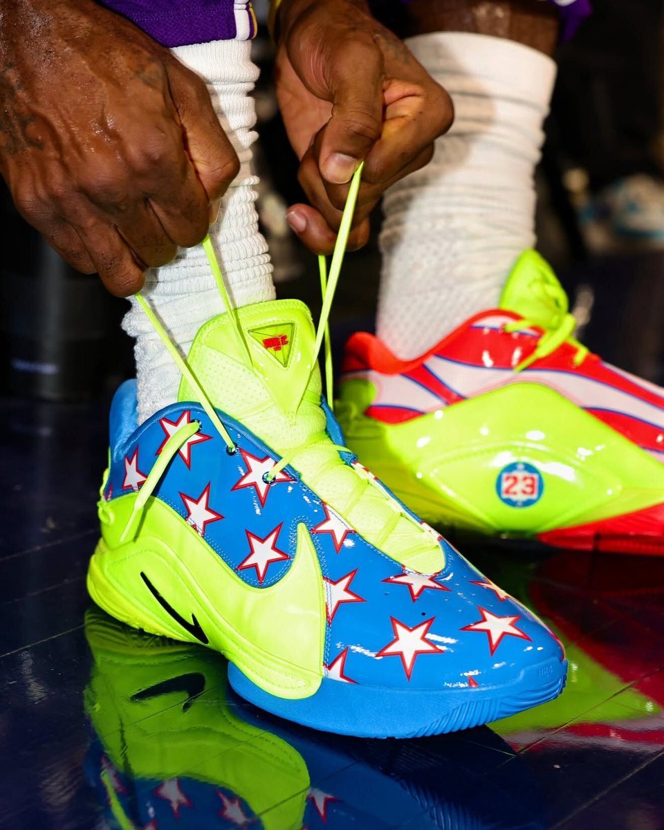SneakerAlert tweet media