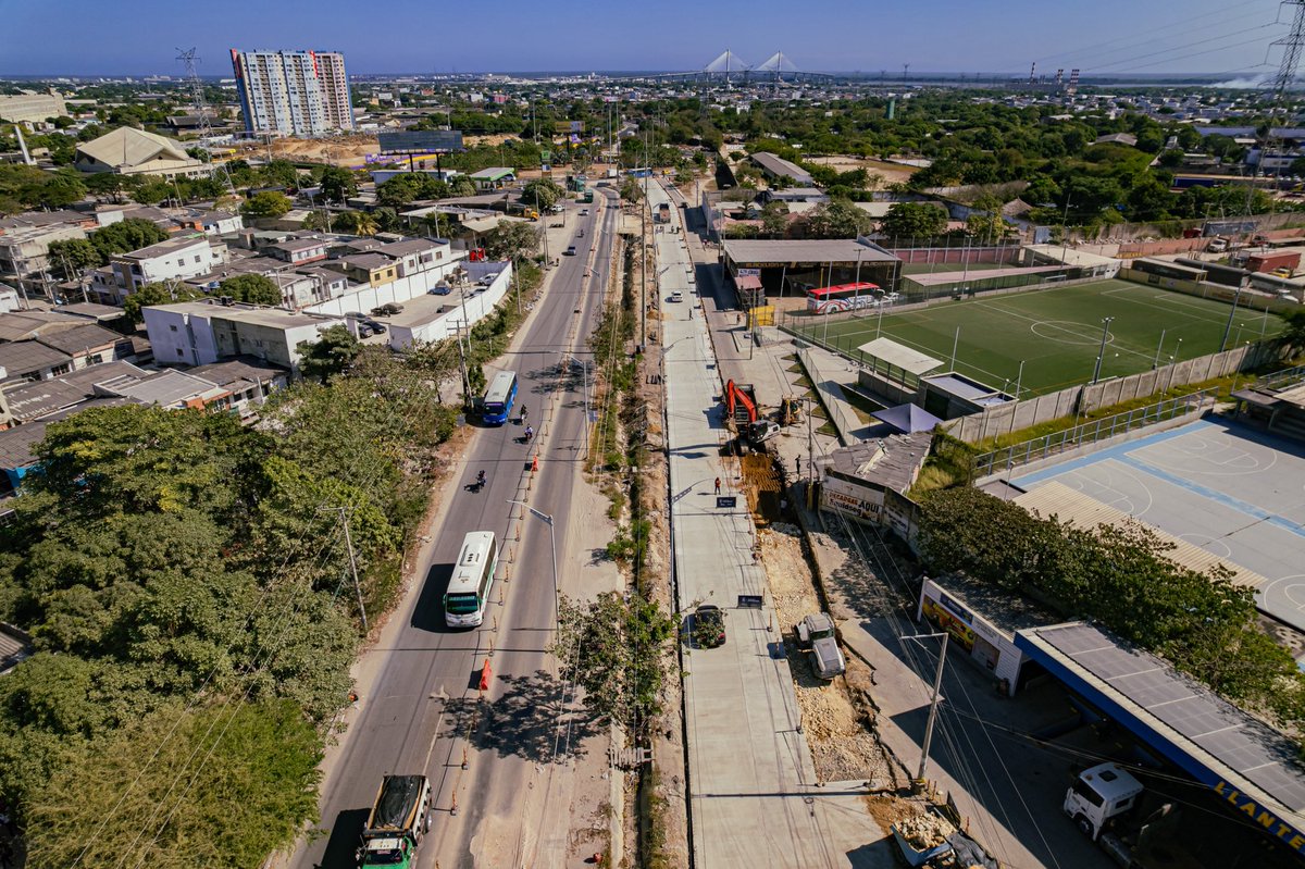 soledadalcaldia's tweet photo. 🚧 Ya habilitamos los primeros 200 metros de la nueva Vía Circunvalar.
✅ Concreto rígido
✅ Flujo vehicular mejorado
✅ Menos polvo, barro y traumatismos
✅ Más movilidad, más progreso.

📅 Y en enero se vienen 200 metros más…
Porque Soledad Obra Bien y Alcira sí cumple 💪 https://t.co/hnDFmuHjLU