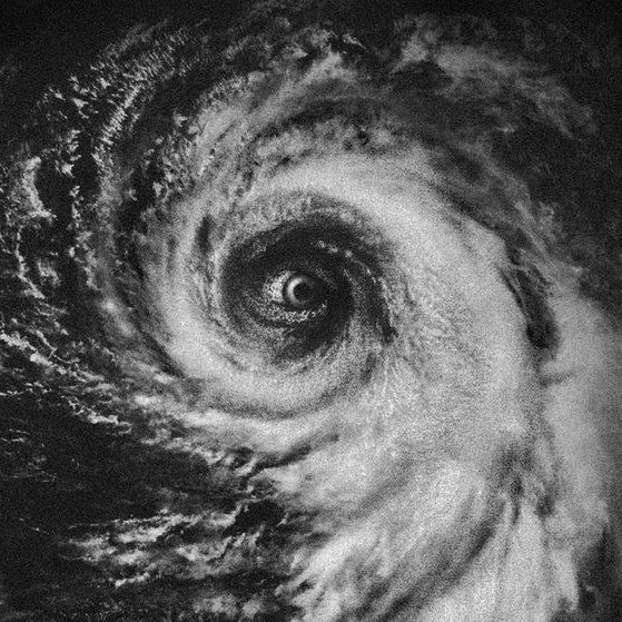 Guénon and Evola analyze historical elites under the designation of “occult war,” understood as what is hidden. In Evola’s words, it is “a battle that is waged imperceptibly by the forces of global subversion, with means and in circumstances ignored by current historiography.”
