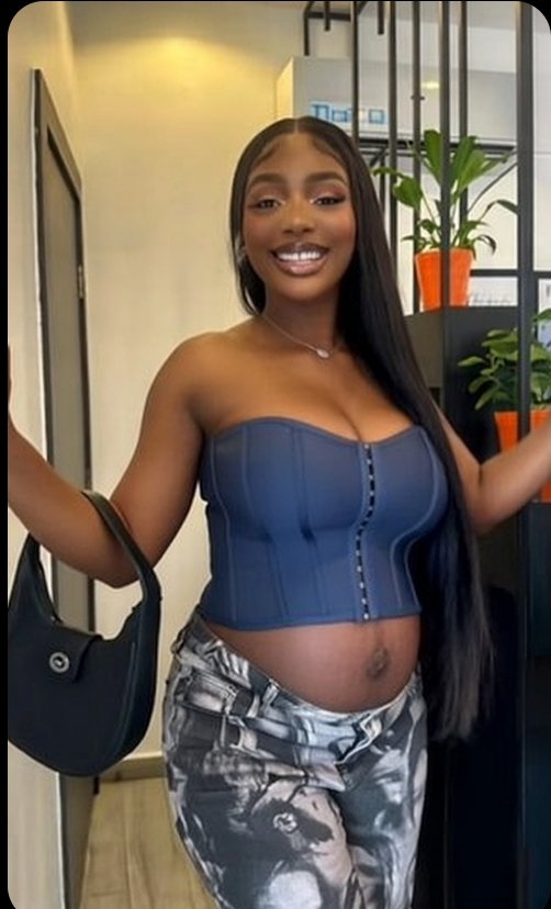 Samsonthegoat25's tweet photo. Yes, Wunmi is pregnant, but the big question is for who? Anyway I'll get back to that later... https://t.co/E6Os2jps0E