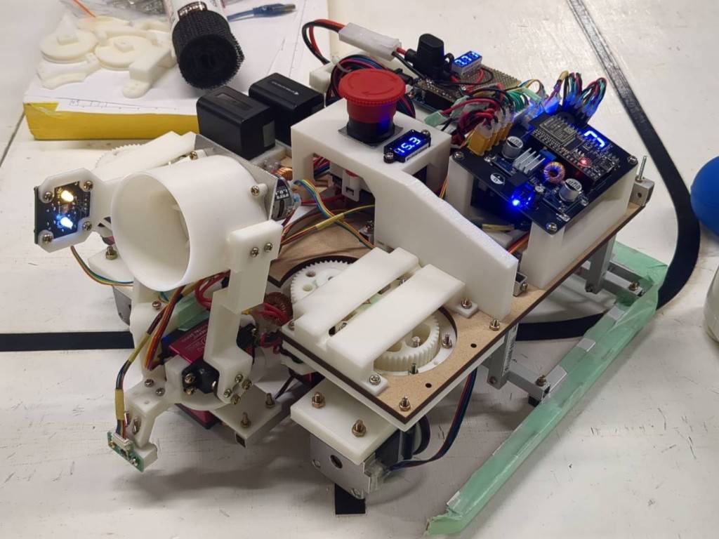 ロボコン♡ 黄色い卵型のロボット Chef robot #kick_han_sofubi #kick_han_robocon