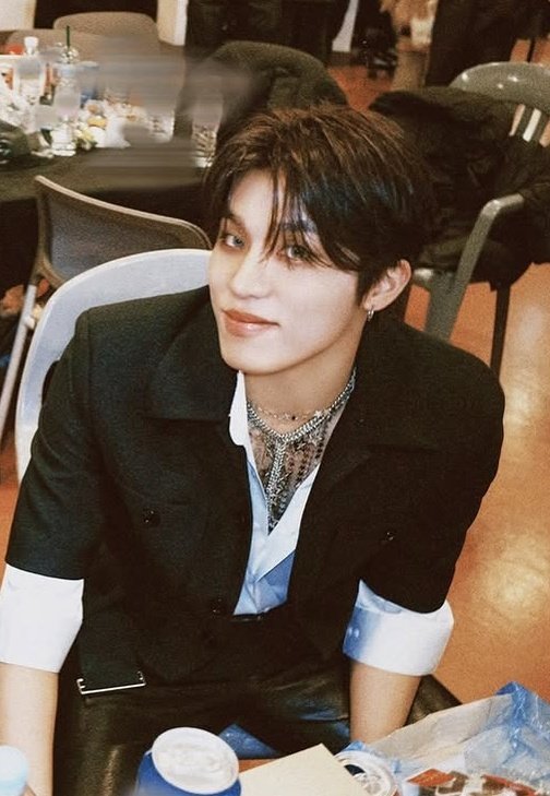 PICSPJW's tweet image. jeongwoo you're so handsome omg 😩