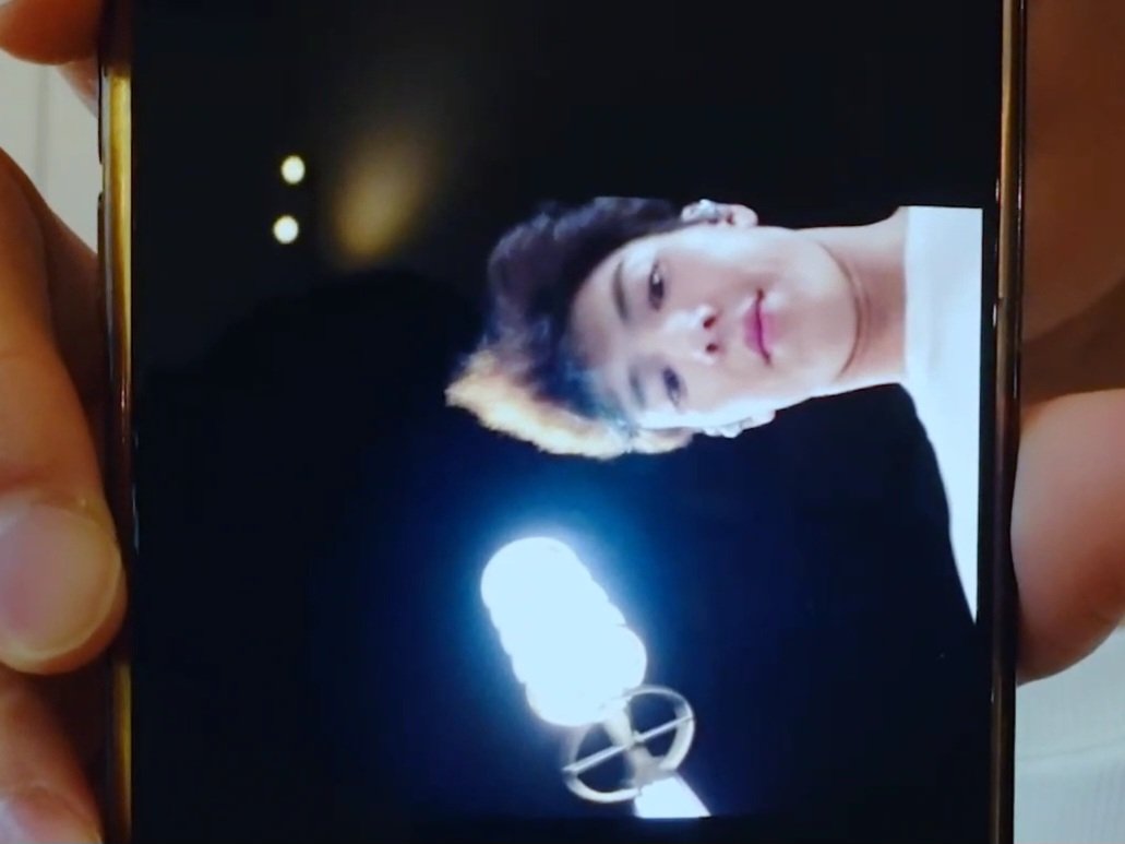 tomyluvshownu's tweet image. Shownu explaining the photos he took:

Morning walk                 Evening walk with
selfie (that he                an unknown
didnt post 🥲)               background selfie

Boyfriend shot               Buried angle 
                                              boyfriend shot