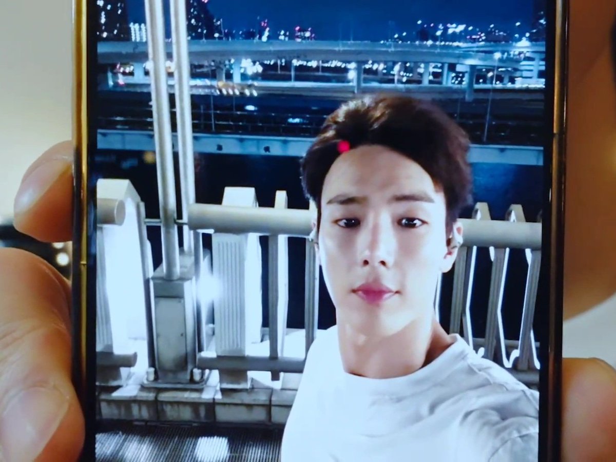 tomyluvshownu's tweet image. Shownu explaining the photos he took:

Morning walk                 Evening walk with
selfie (that he                an unknown
didnt post 🥲)               background selfie

Boyfriend shot               Buried angle 
                                              boyfriend shot