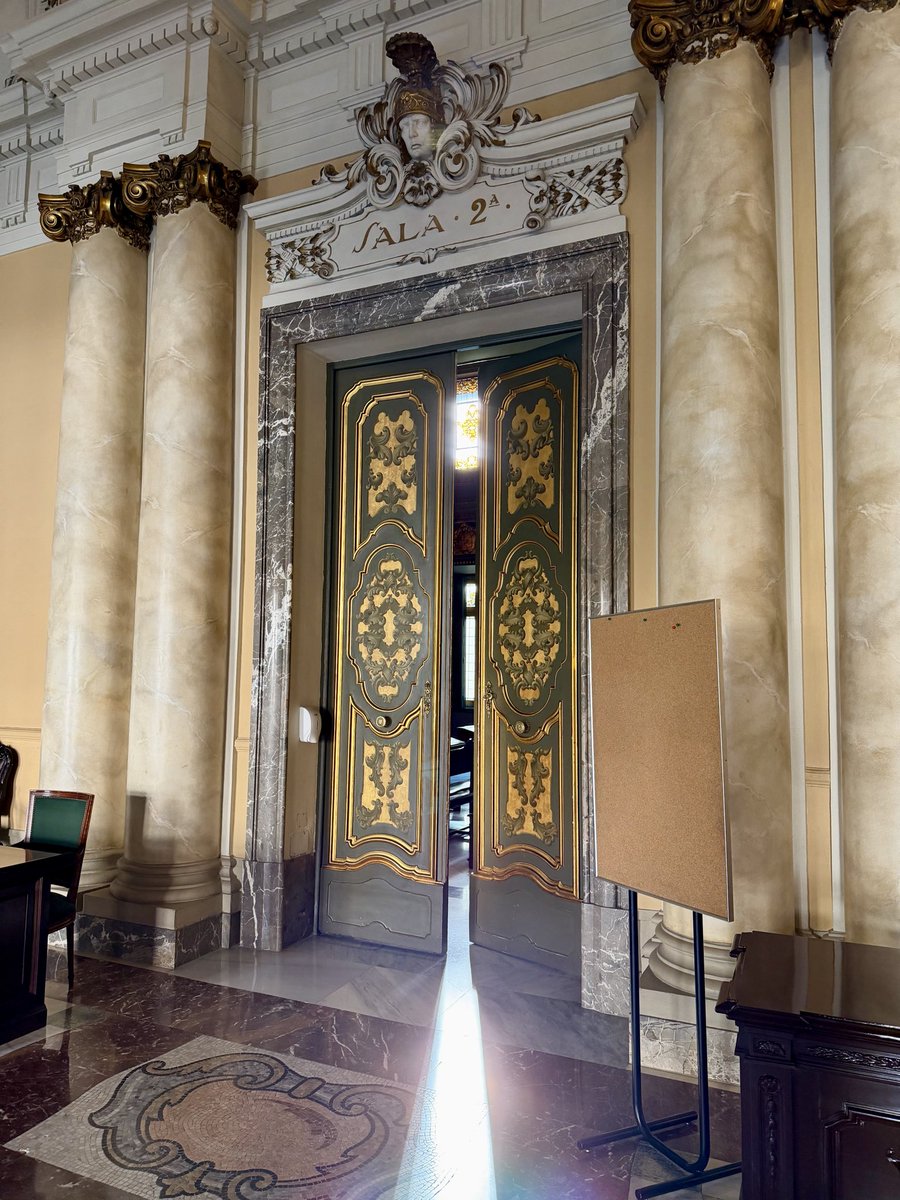 pablojotarm's tweet image. Me sigue fascinando lo escandalosamente bonita que es la Sala Segunda del Tribunal Supremo.