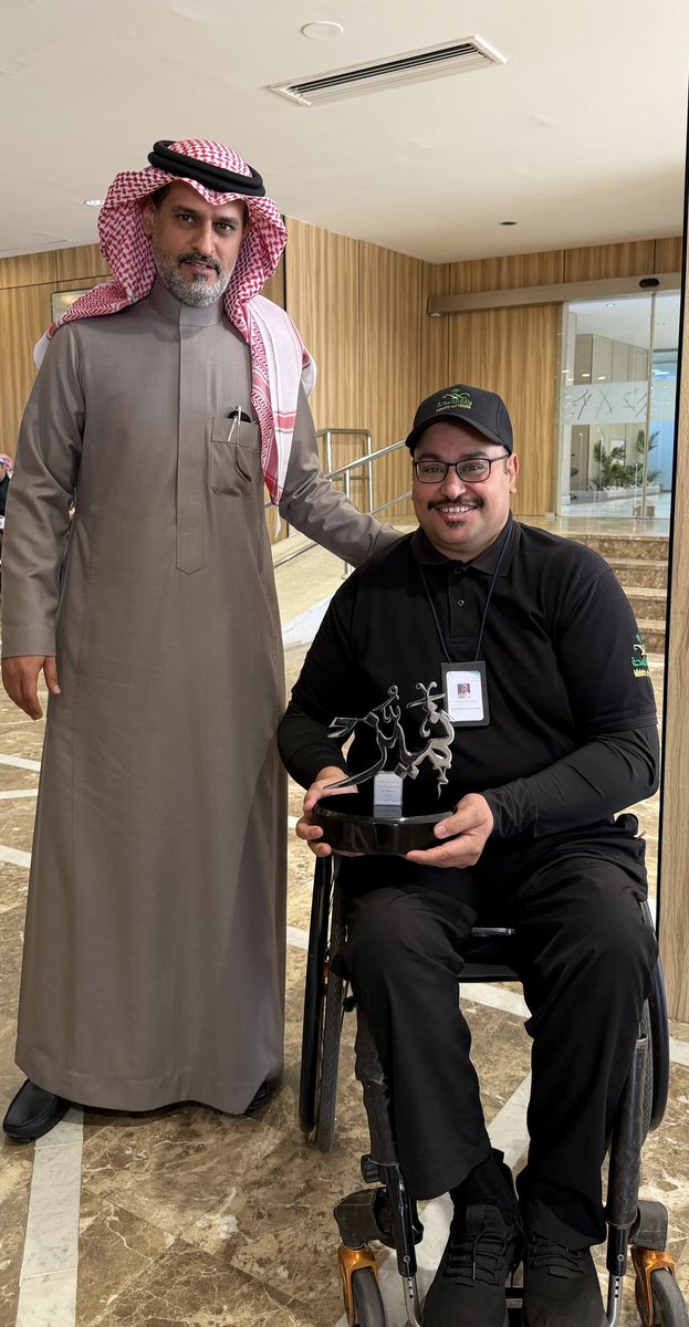 fawwaz550's tweet photo. نعم يحق لنا أن نفخر بهذا الإنجاز ، بصمة إستثنائية هي نتاج عمل وجهد مستمر وتتويج لنهج قيادي متميز ومحفز ومبدع . 
نبارك للقائد المتميز الاستاذ سلطان بن ناصر المسيعيد ولكافة منسوبي فرع الوزارة هذا الانجاز وبإذن الله المسيرة مستمرة وحافلة بالعطاء والابداع والانجاز . 

#حائل #بصمة_8 
#وزارة_الصحة
#صحة_حائل
@hailhealth 
@sultan_n_am
