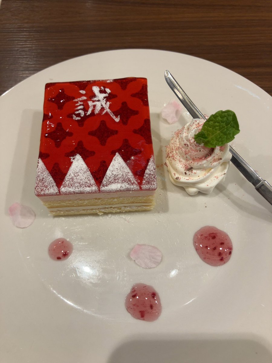 eientei0713's tweet image. 先週推し活行ってきた
周り全部に大好きなキャラがいて幸せな時間