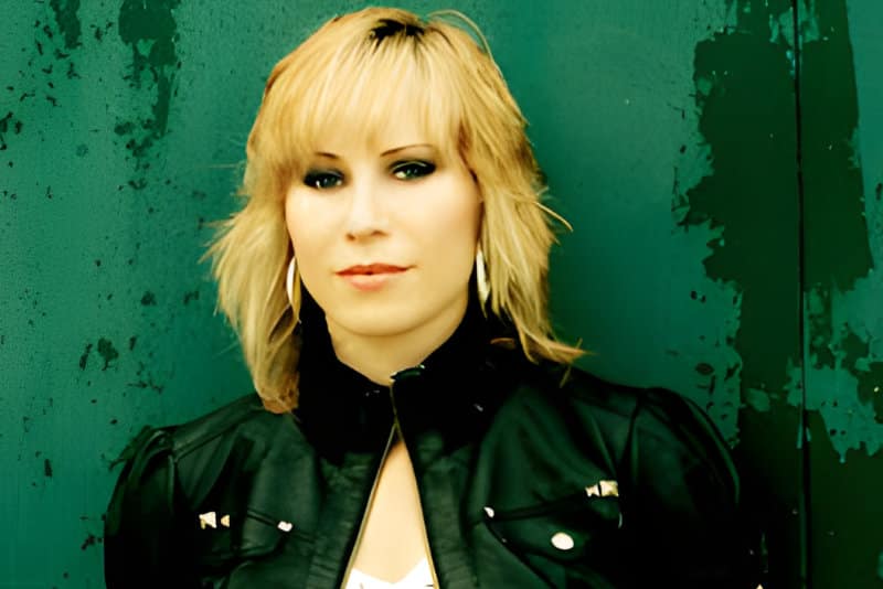 A cantora norueguesa Silje Wergeland, que lidera os holandeses THE GATHERING desde o início de 2009, anunciou sua saída da banda.
rockbrigade.com.br/cantora-norueg…