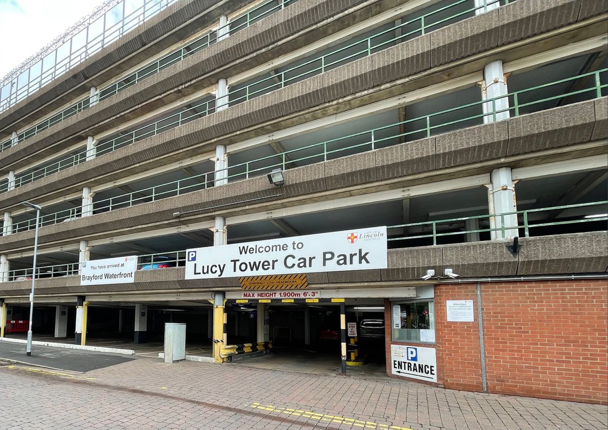 lincolncouncil's tweet photo. Once again, Lincoln city centre is bustling, and the 1001 spaces at Lincoln Central Car Park are all full.

Plenty of spaces are available at our other multi-storey car parks at Broadgate and Lucy Tower.

The full list of alternatives is available at: https://t.co/ZWnqF5ZGPV https://t.co/OJo0aosjHe