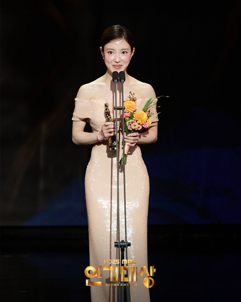mbcdrama_pre's tweet image. ✨2025 MBC 연기대상✨
베스트 액터상 수상을 축하드립니다🎉

🏆 베스트 액터상
&amp;lt;모텔 캘리포니아&amp;gt; #이세영

#2025MBC연기대상 #MBC연기대상 #MBC드라마
#연기대상 #연말시상식 #mbcdrama #MBC