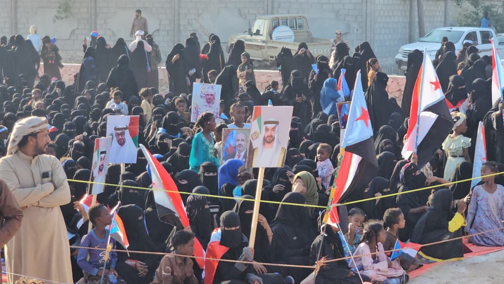 aicadenen's tweet image. #happeningNow 
#AlMahrah witnesses Massive Crowds in Support of Southern Government Forces and Declaration of South Arabia state 
#المهره_تجدد_العهد_للجنوب
#دوله_الجنوب_العربي
#العدوان_السعودي_على_الجنوب
#العليمي_مجرم_حرب
#الامارات_الحليف_الصادق