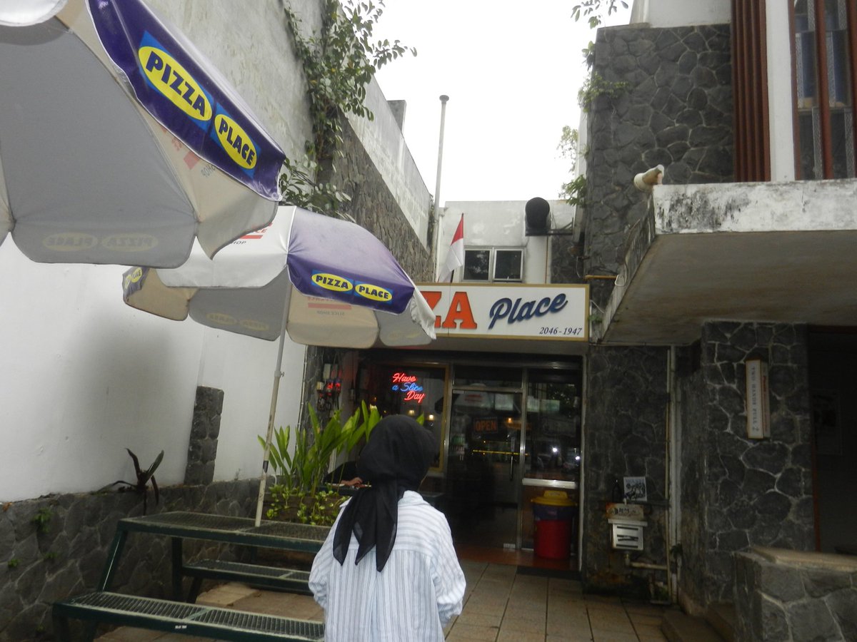 user60014002's tweet photo. hi bandung [a v latepost] https://t.co/j91gs0jH5Z