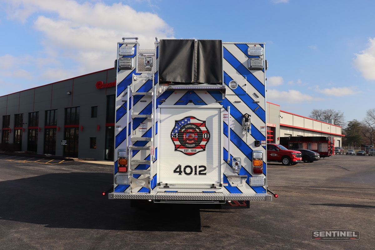 Sentinel_EmgSol's tweet image. NEW DELIVERY! The Highland-Pierron FD in Highland, IL has recently taken delivery of this @rosenbauerus Crossfire Pumper! THANK YOU Chief Decker, the Firefighters of the Highland-Pierron FD, and the Board of Directors for choosing Sentinel and Rosenbauer! sentineles.com/highlandpierro…