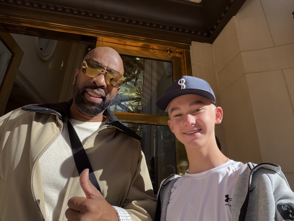 tycsisson's tweet photo. Great time talking ball with @KennyTheJet. Obviously my fav. No offense @SHAQ https://t.co/SdrMt9RFLS