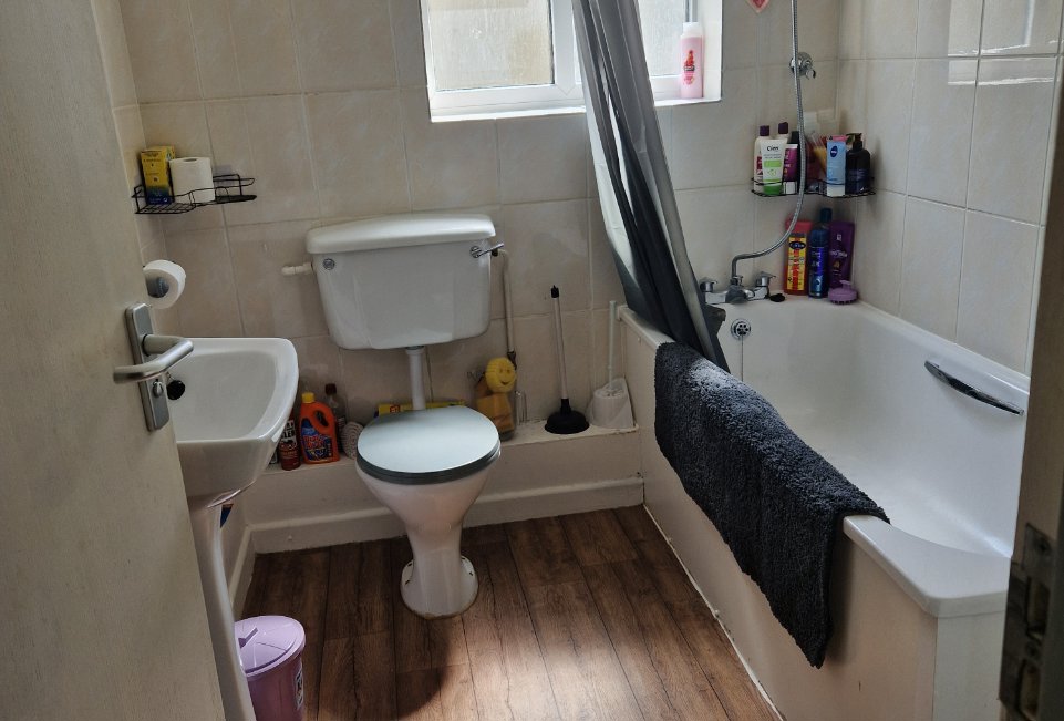 House Exchange tweet media