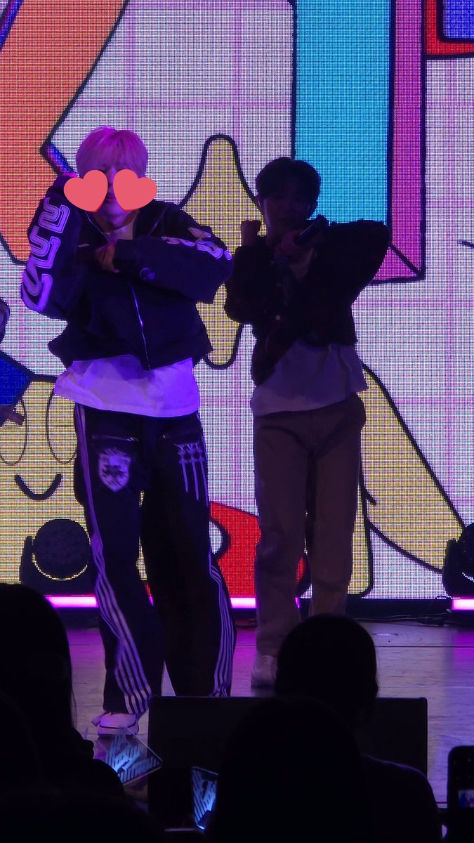 大阪の照明と相性悪いのわたしだけかと思ってたけどみんな言ってて安心😿KICK ITいちばんすきなのにずっとこれでほんとにかなしい……😱💧