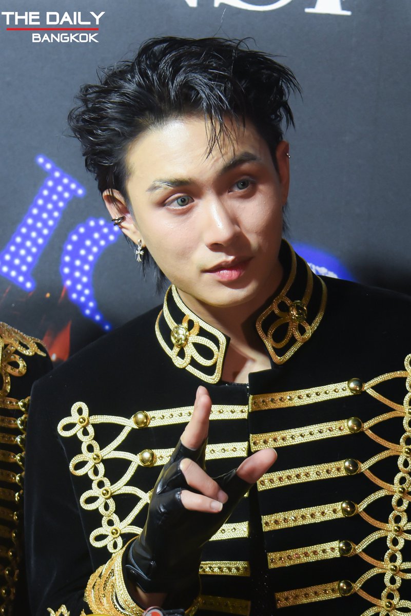 #diamondnrk_  ช่วงสัมภาษณ์ในงาน "Amazing Thailand Countdown 2026 at ICONSIAM"

LAZ1 COUNTDOWN ICONSIAM 
#LAZ1xICONSIAM #LAZ1
#CountdownatICONSIAM #AmazingThailandCountdown2026