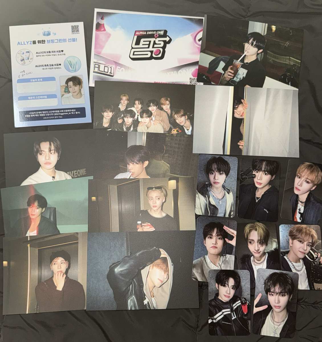 cat_selling_'s tweet photo. 알디원 데뷔쇼 사녹2 역조공 양도해요
포카set + 엽서set + 브링그린 허씬롱 엽서 = 택포 20

알파드라이브원 알디원 ALPHA DRIVE ONE  ALD1 데뷔쇼 사전녹화 사녹 역조공 김건우 이상원 조우안신 아르노 장지아하오 김준서 이리오 정상현 허씬롱 https://t.co/snJkJhGg2z
