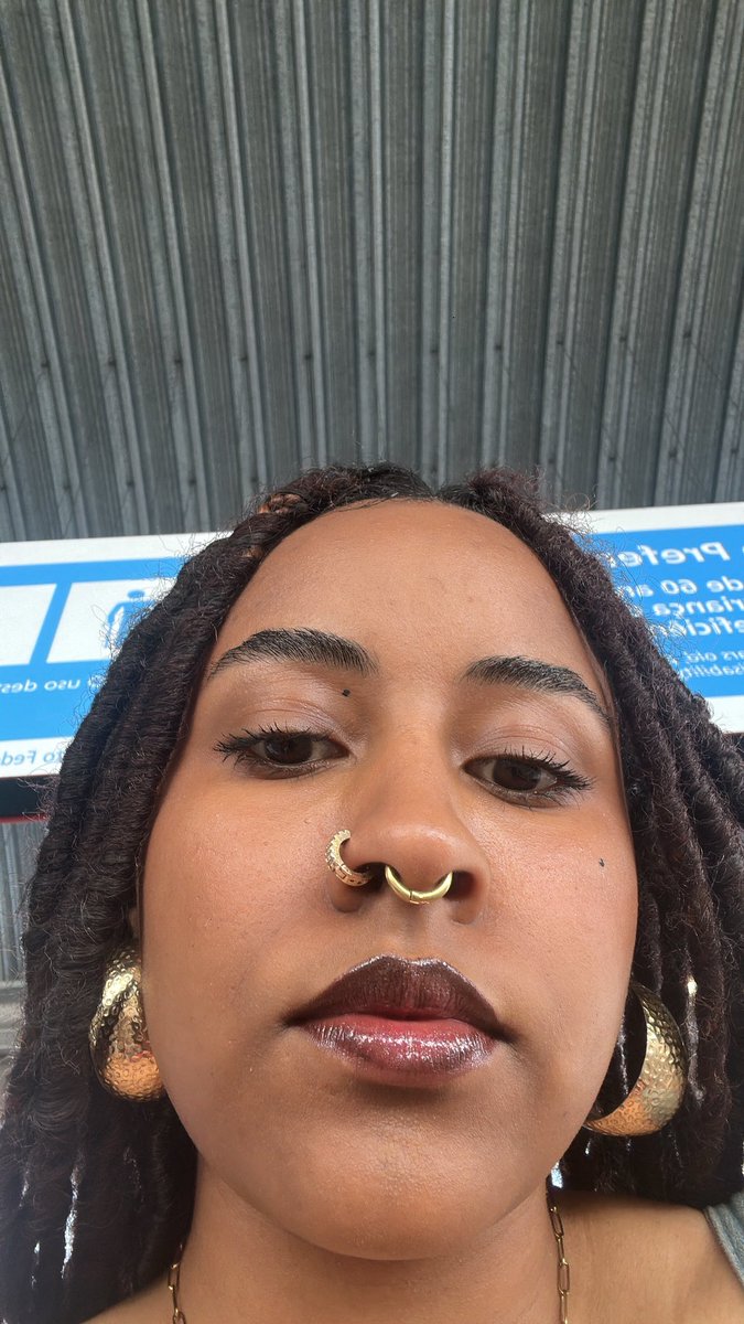 01DIJU's tweet image. Imagine agora vc abre a câmera sem querer do ângulo mais terrível e essa é a imagem que vc vê