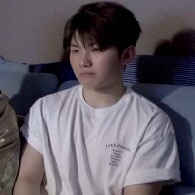 뮹 tweet media