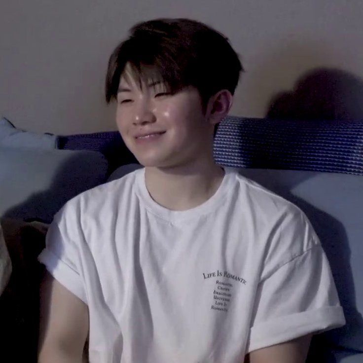 뮹 tweet media