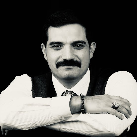 Dostunu satanlar, 
Davasını da sattı.
Vatanı da satmayı düşünüyorlar,
Önce namusunuzu satın!

 #SinanATESicinAdalet