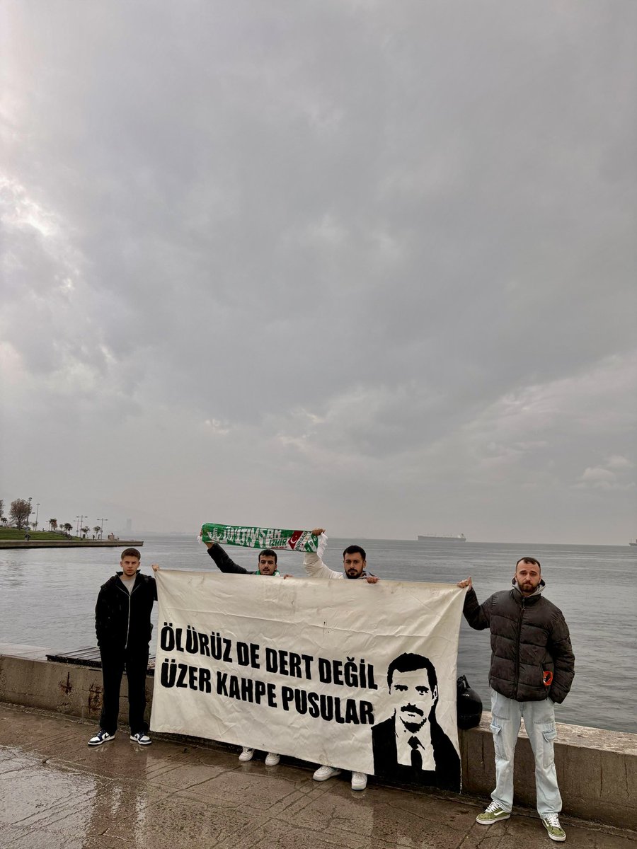 Bursasporlular Türk milletinin kara sevdalısı, vatan hainlerinin korkulu rüyasıdır.

Ankara’da uğradığı hain saldırı sonucu aramızdan ayrılan Doç.Dr.Sinan Ateş’i vefatının 3. yılında saygıyla anıyoruz.