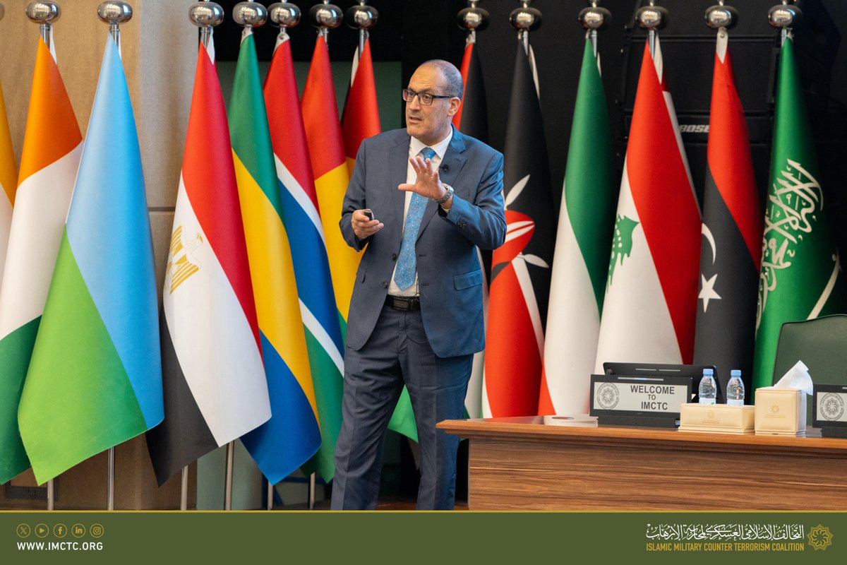 اختتم #التحالف_الإسلامي العسكري لمحاربة الإرهاب البرنامج العلمي المتخصص حول القانون الدولي الإنساني وعلاقته بمحاربة الإرهاب، وذلك بالتعاون مع اللجنة الدائمة للقانون الدولي الإنساني، الذي أتى في إطار تعزيز المقاربات القانونية المتوازنة لمحاربة #الإرهاب، وترسيخ المواءمة بين متطلبات