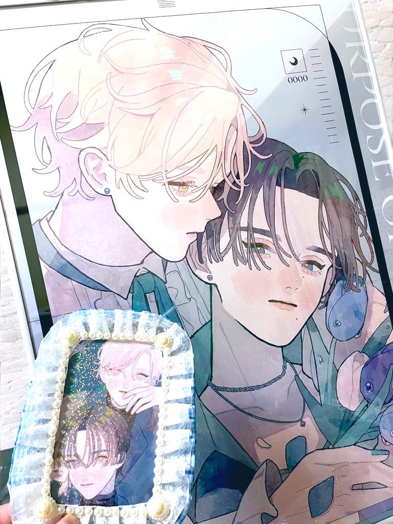 mgmgonigiri2450's tweet image. 初めてのデザフェスにも参加できてとっても楽しかったです！Tシャツ、いつも褒めてもらえます🥰💕
そしてお気に入りのhakubaのポスター🩵💙お譲りしていただきありがとうございました😭✨
いつ見ても素敵でうっとりします…😭🙏🏻