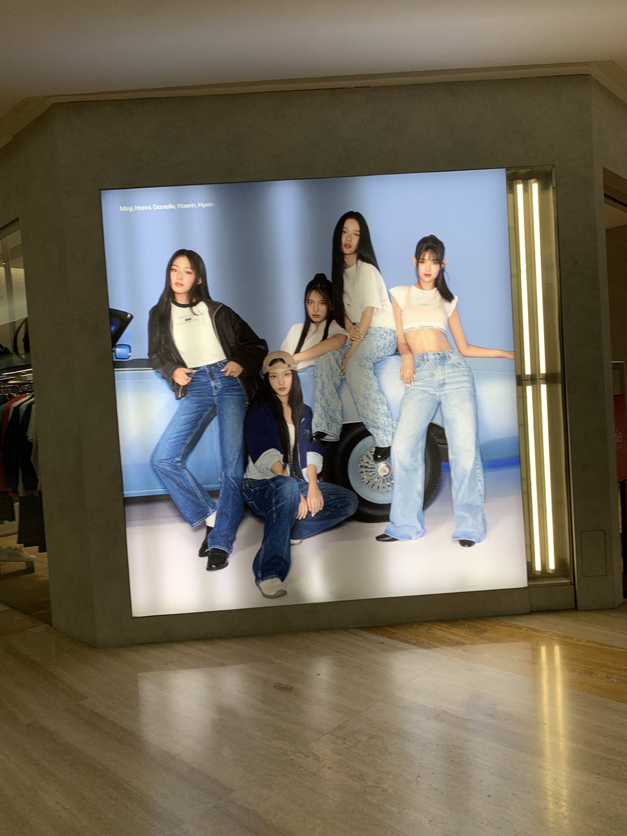 Throwback to admin non Jakarta’s first time ever attending press screening and it was for Sore: Istri dari Masa Depan at Plaza Indonesia (also first time stepping foot into the mall, was having culture shock honestly 😭)