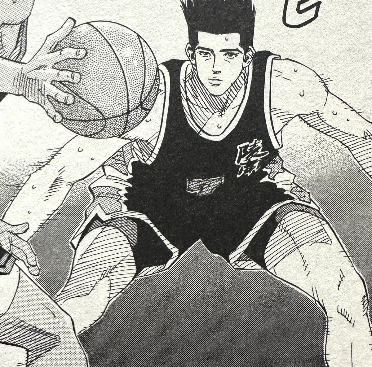 형 허벅지 진짜 너무 시끄러워요.