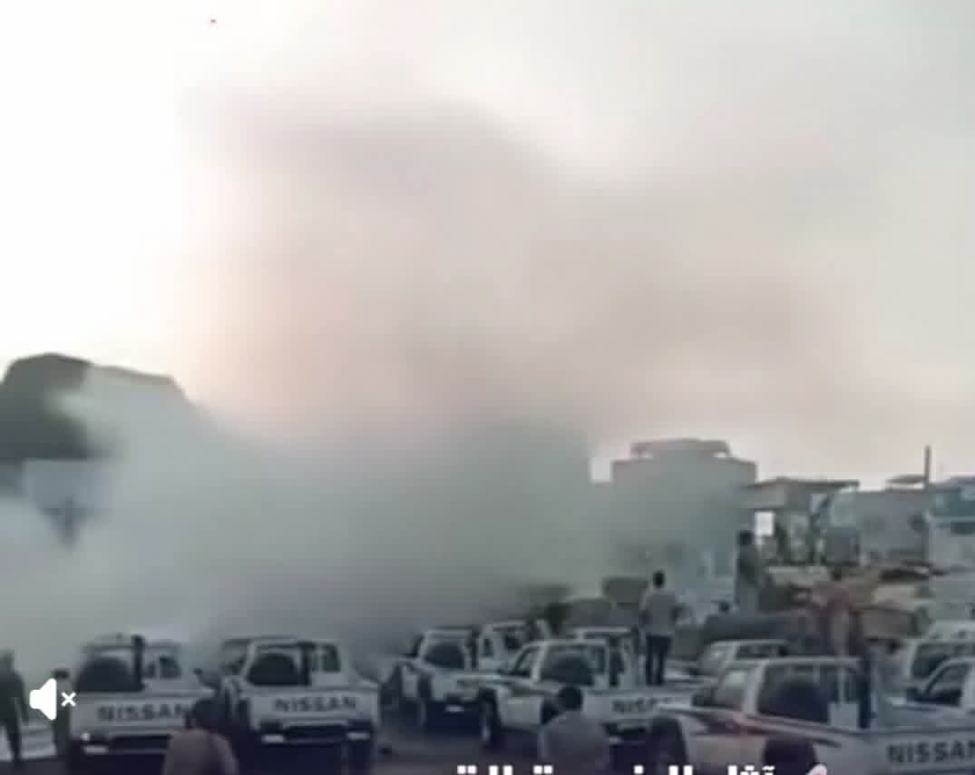 ( الزبيبه ) #رشاد العليمي طالب القوات #الإماراتيه بالخروج من اليمن 
#الكره الان في ملعب 
( ابوقاسم البارون ) #عيدروس الزبيدي ضروري يطالب بخروج القوات #السعودية من اليمن 

#لعنتي
على
#أرخص_مرتزقه_في_العالم