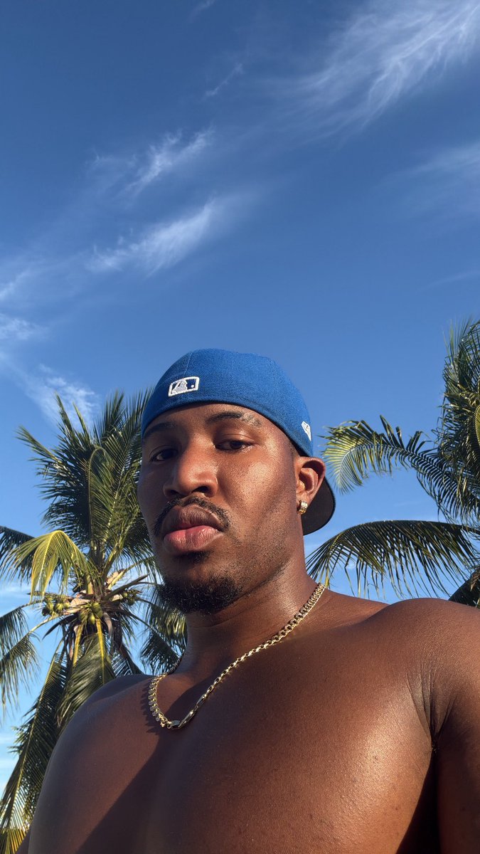 k1rikoux's tweet photo. blue for you bb https://t.co/xgOwu5p2aG
