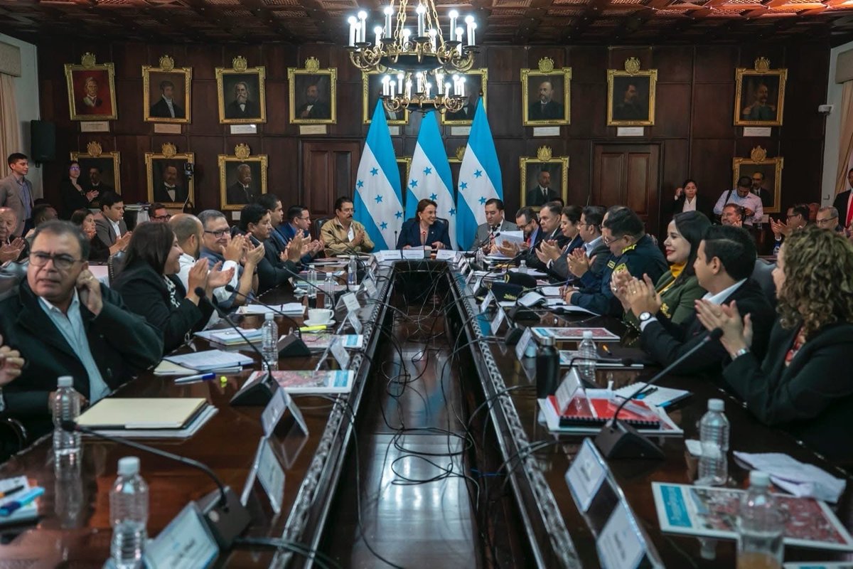 Cesia Mejía tweet media