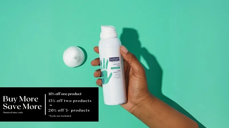 Before the new year rush hits, give your hands one focused hour to reset. Combine a winter appropriate manicure, intensive hydration, and a quiet salon moment so you start January with nails that already look and feel cared for. cstu.io/58e0a2