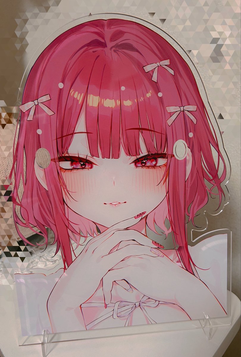 ステッカーセットとメガネスタンド
メガネスタンドめちゃでかいです 