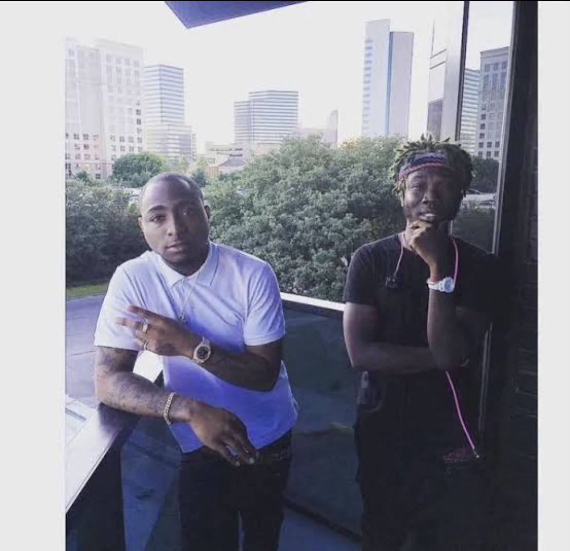 I sure say showboy get pic plus Adolf Hitler🤣