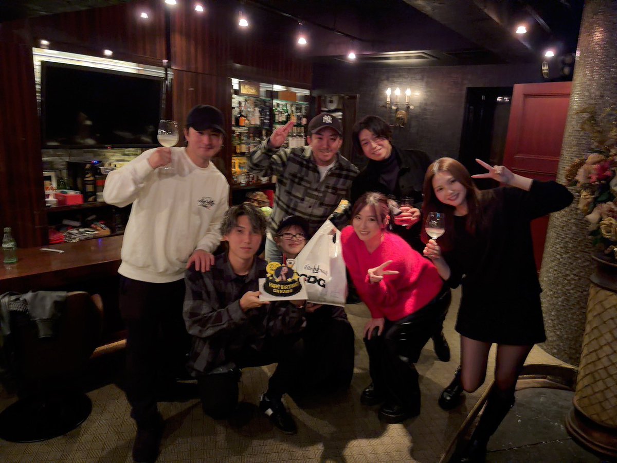 DJSMAP's tweet image. 昨日朝まで飲んで家帰って少しモンハンやってからの六本木飲み🍺やり切った。。。
流石に体力の限界w