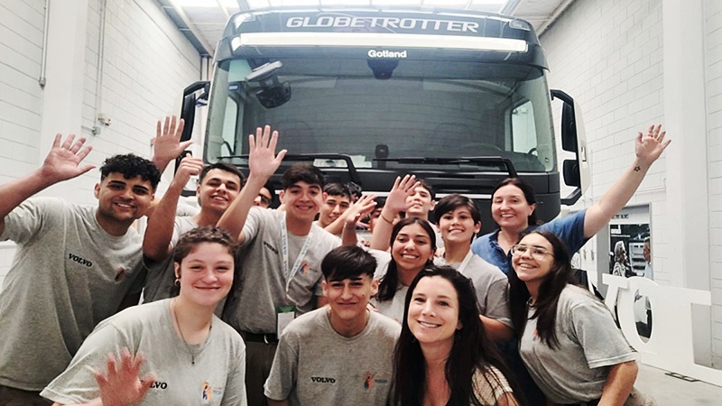 🚛📚 <a href="/VolvoTrucks/">Volvo Trucks</a>  y Buses celebra diez años de impacto en la inserción laboral juvenil.

🌱🤝 La compañía presentó un balance altamente positivo de su programa desarrollado junto a la <a href="/FundacionPescar/">Fundación Pescar</a>.

👀 Leé la noticia completa acá 👉 tinyurl.com/2dp6gj4g